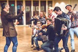 Bandet “The Kuraybers”